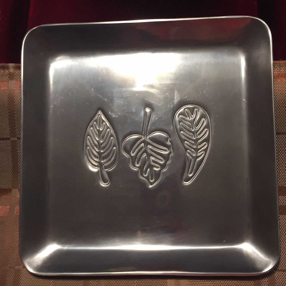 🍁Unique Tray. (Silver) NIB